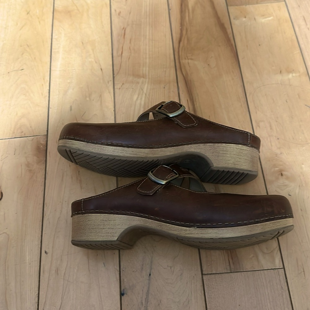 Dansko Ladies Brownish Clogs - Size 40 - Picture 4 of 5